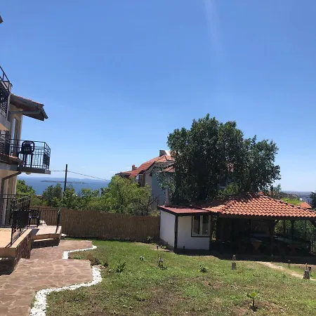 Serenity Hill Casa de hóspedes